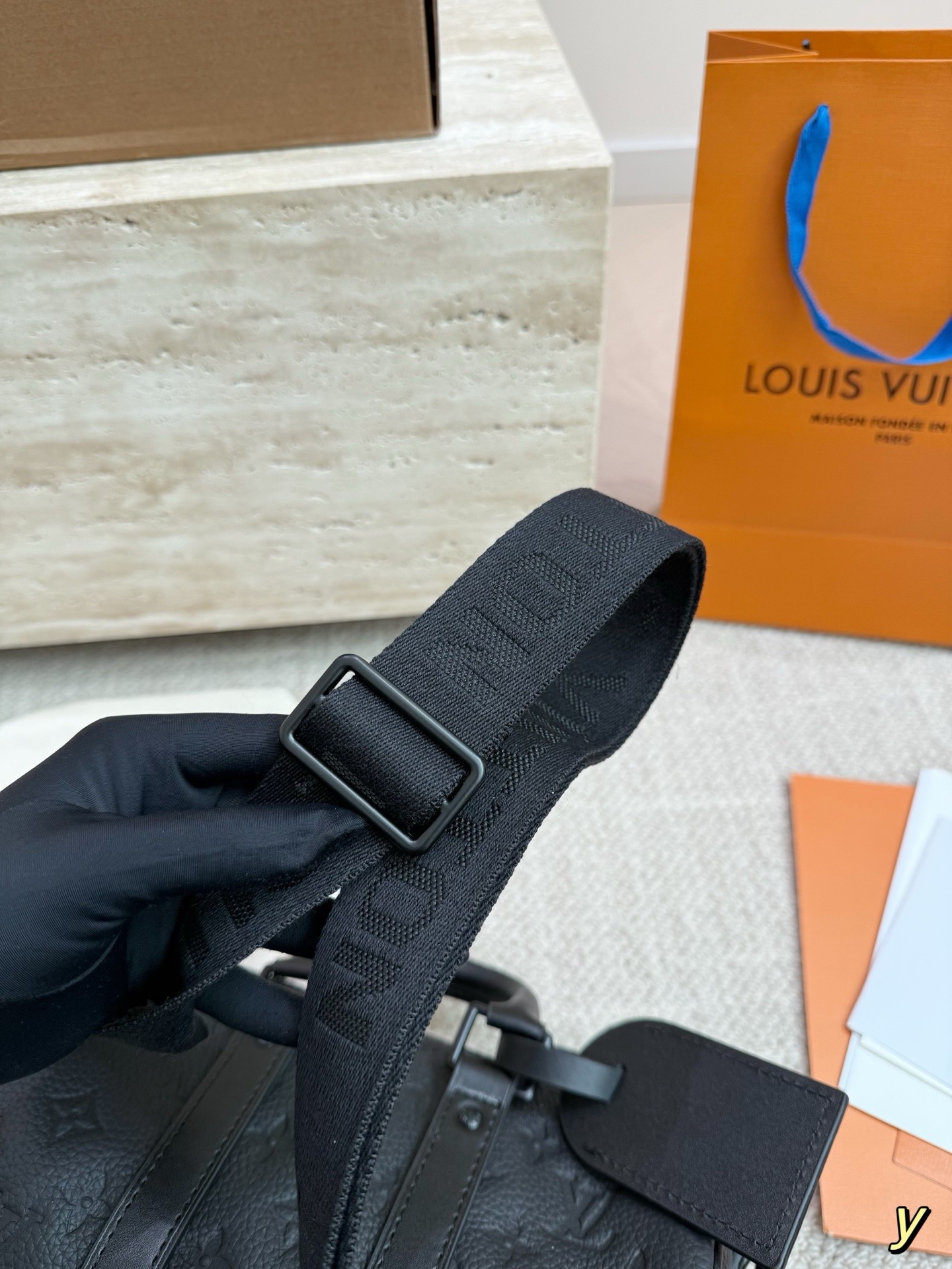 （Louis Vuitton）Keepall Bandoulière 25