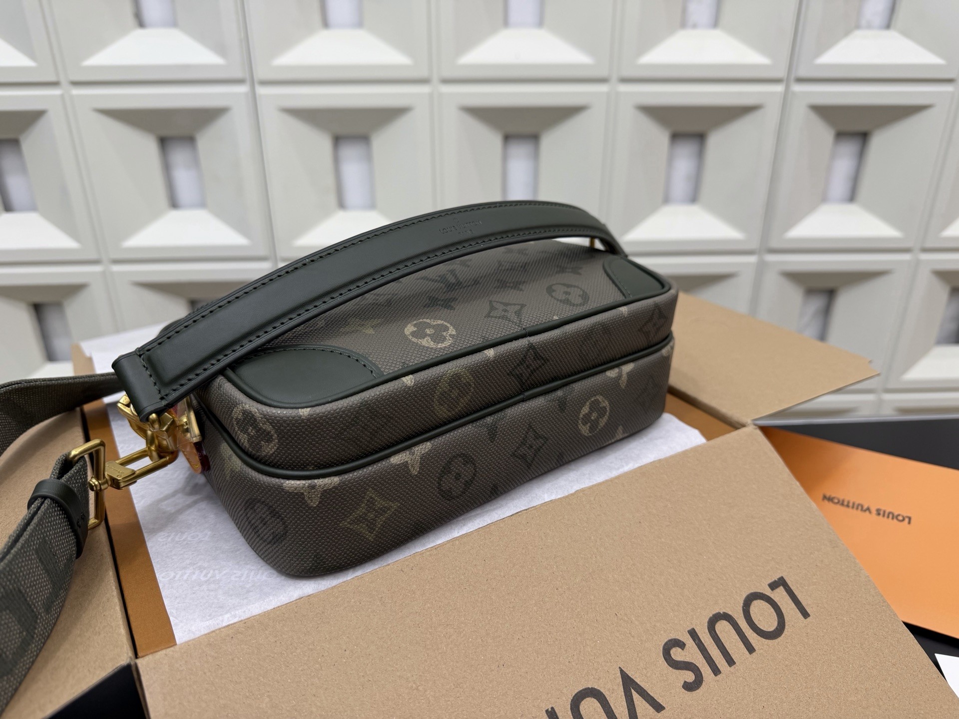 Sacoche Nil (Louis Vuitton)