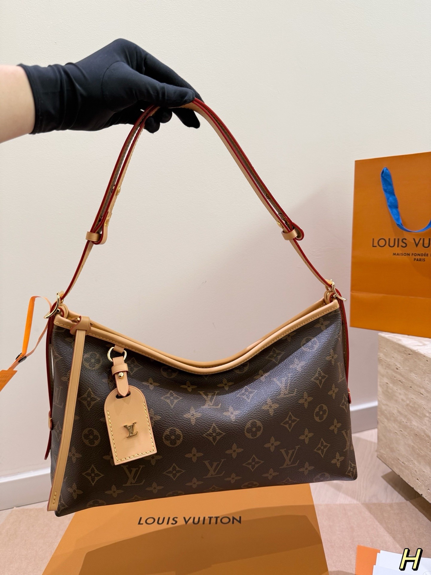 (Louis Vuitton)  CarryAll East West