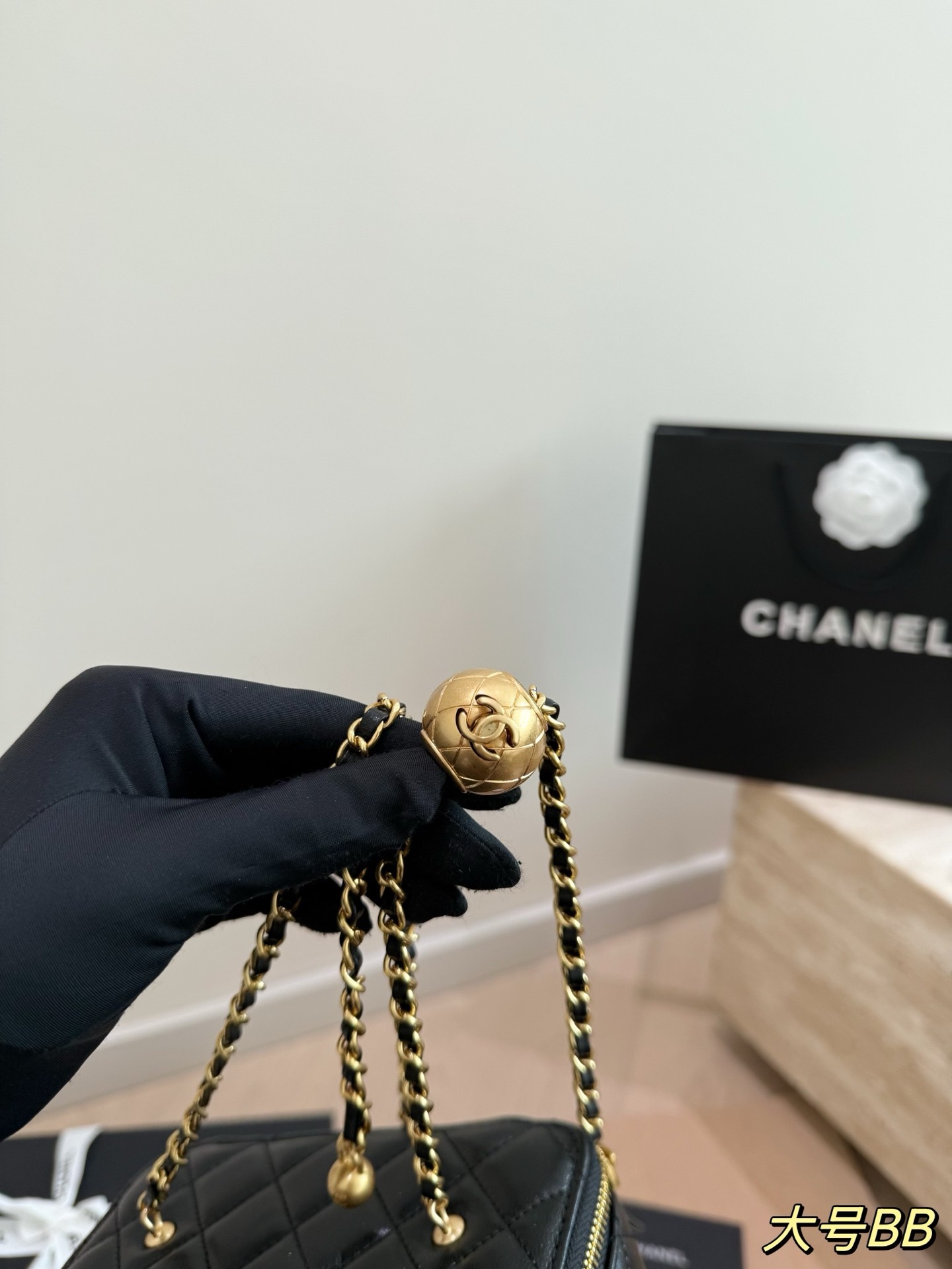 (Chanel) Black Diamond Quilted Gold Ball Box Bag