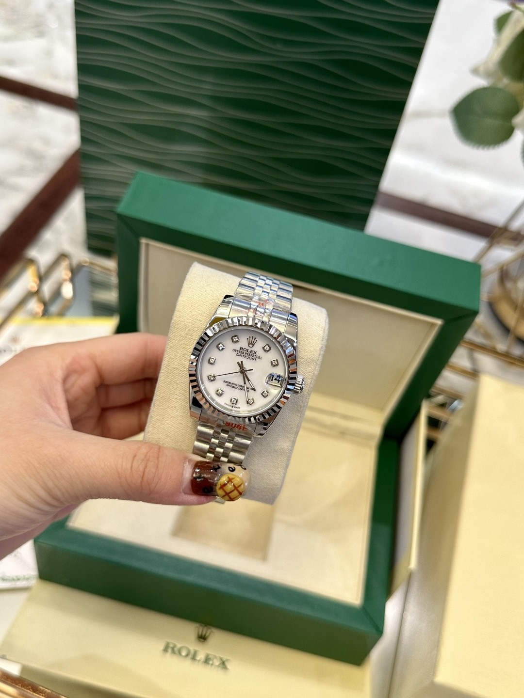 Rolex Lady-Datejust watch.