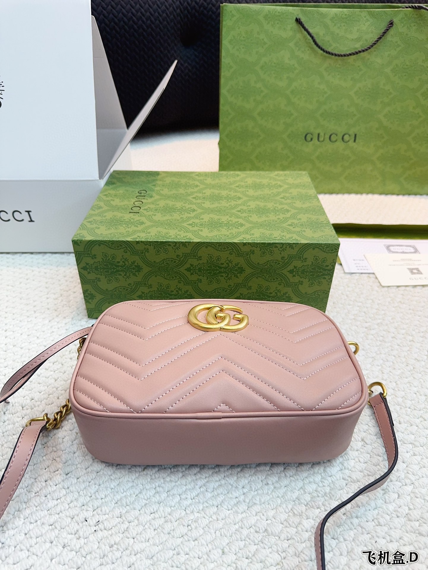 (Gucci) GG Marmont Small Camera Bag