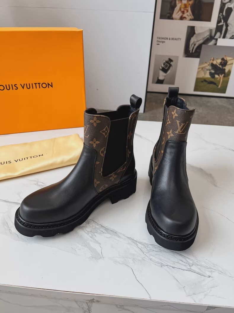 (Louis Vuitton) Poplar Ankle Boots.
