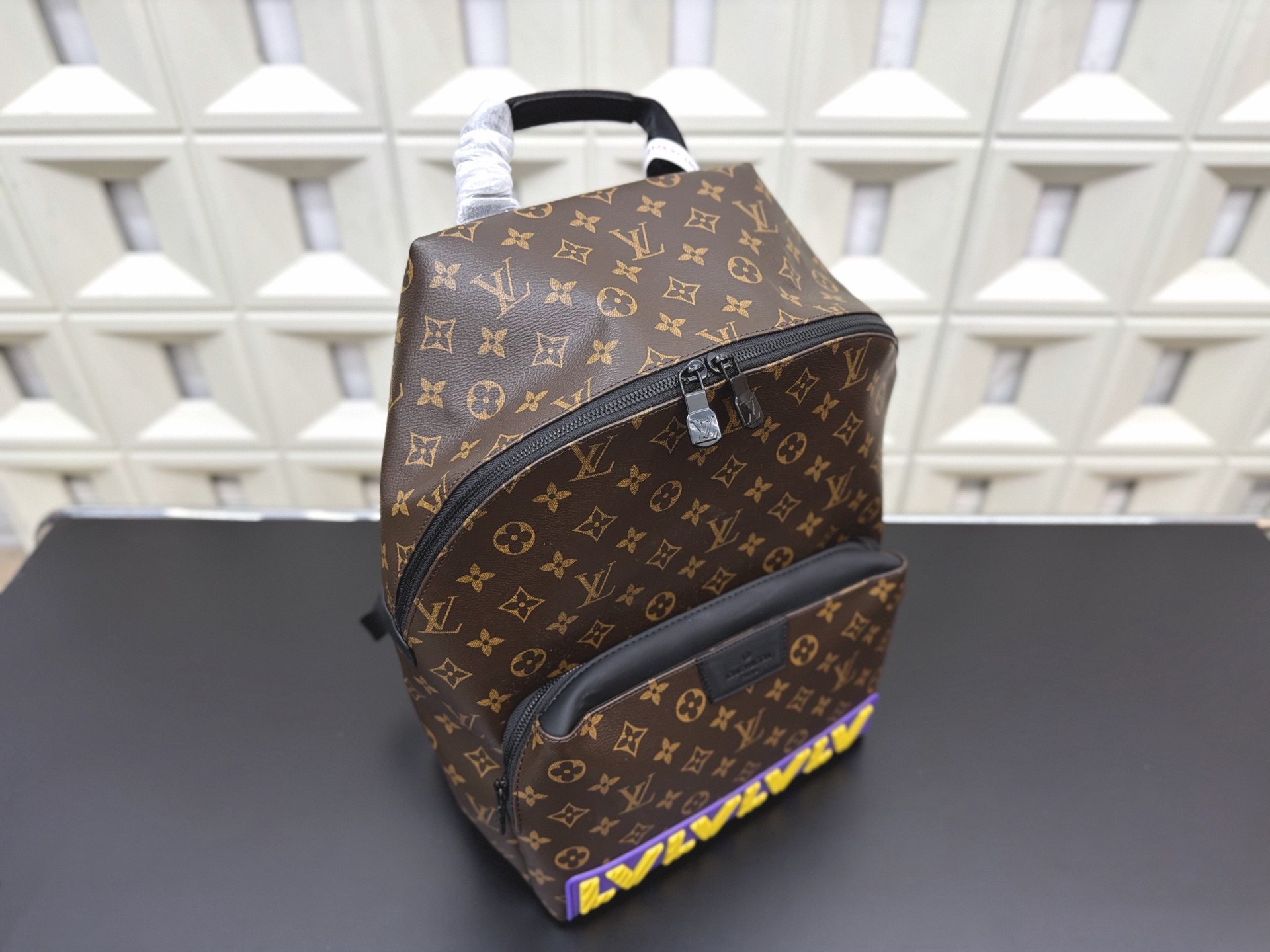 (Louis Vuitton) Discovery