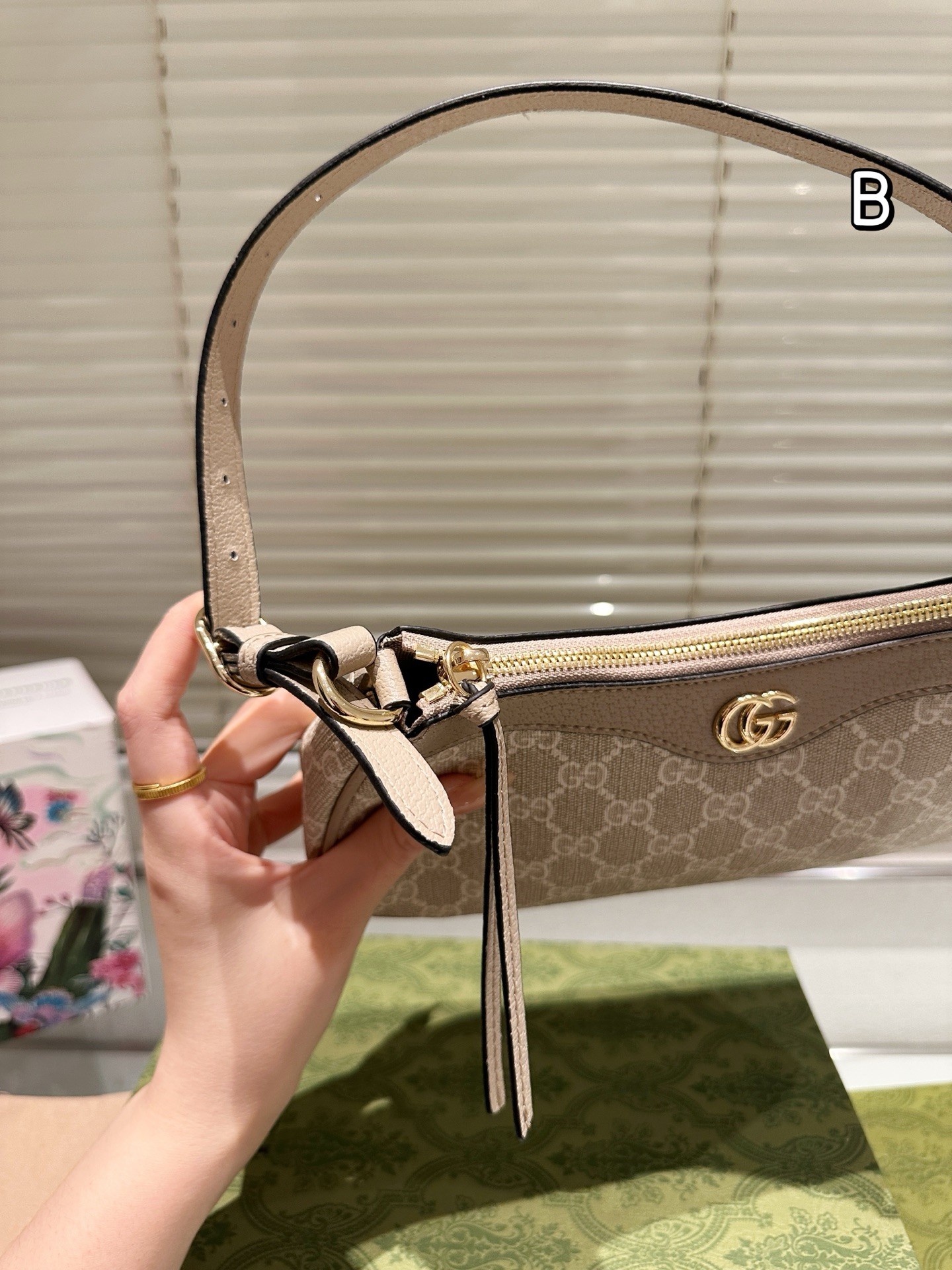 Gucci Ophidia GG Supreme Mini Handbag