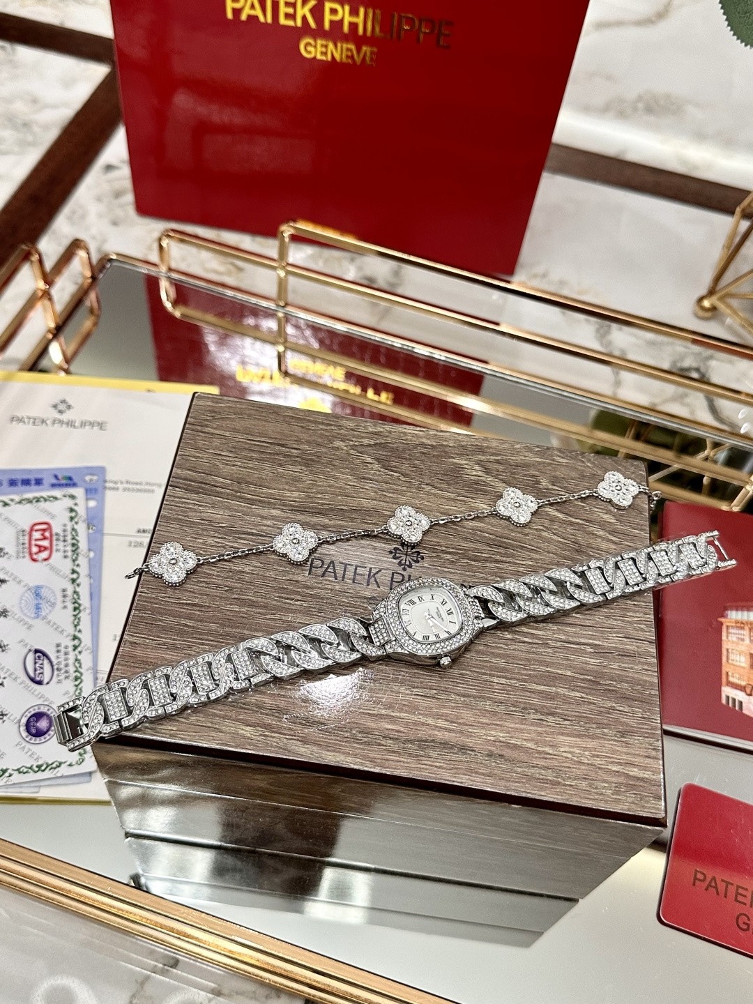 (Patek Philippe) Diamond-Set Watch