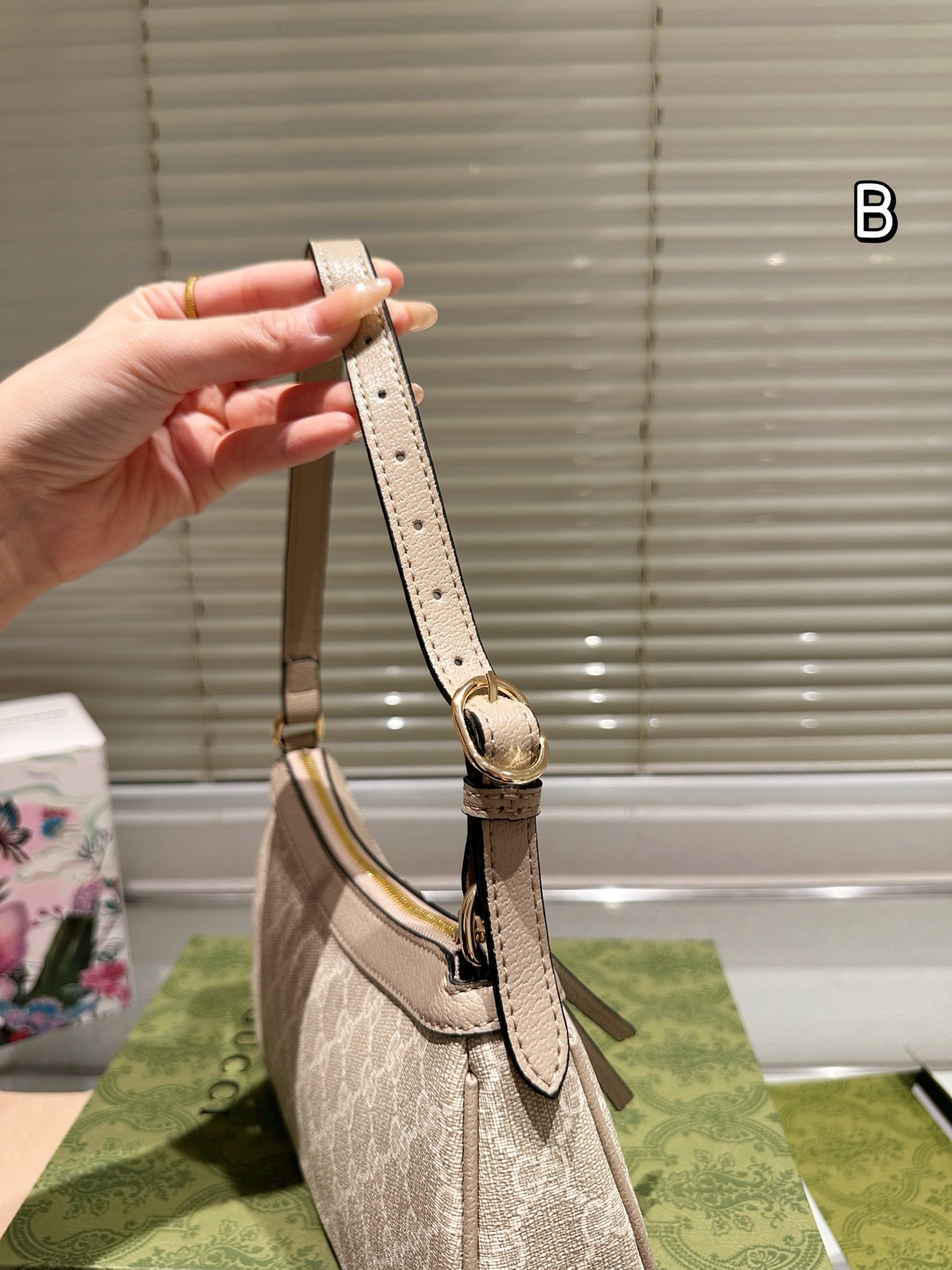Gucci Ophidia GG Supreme Mini Handbag