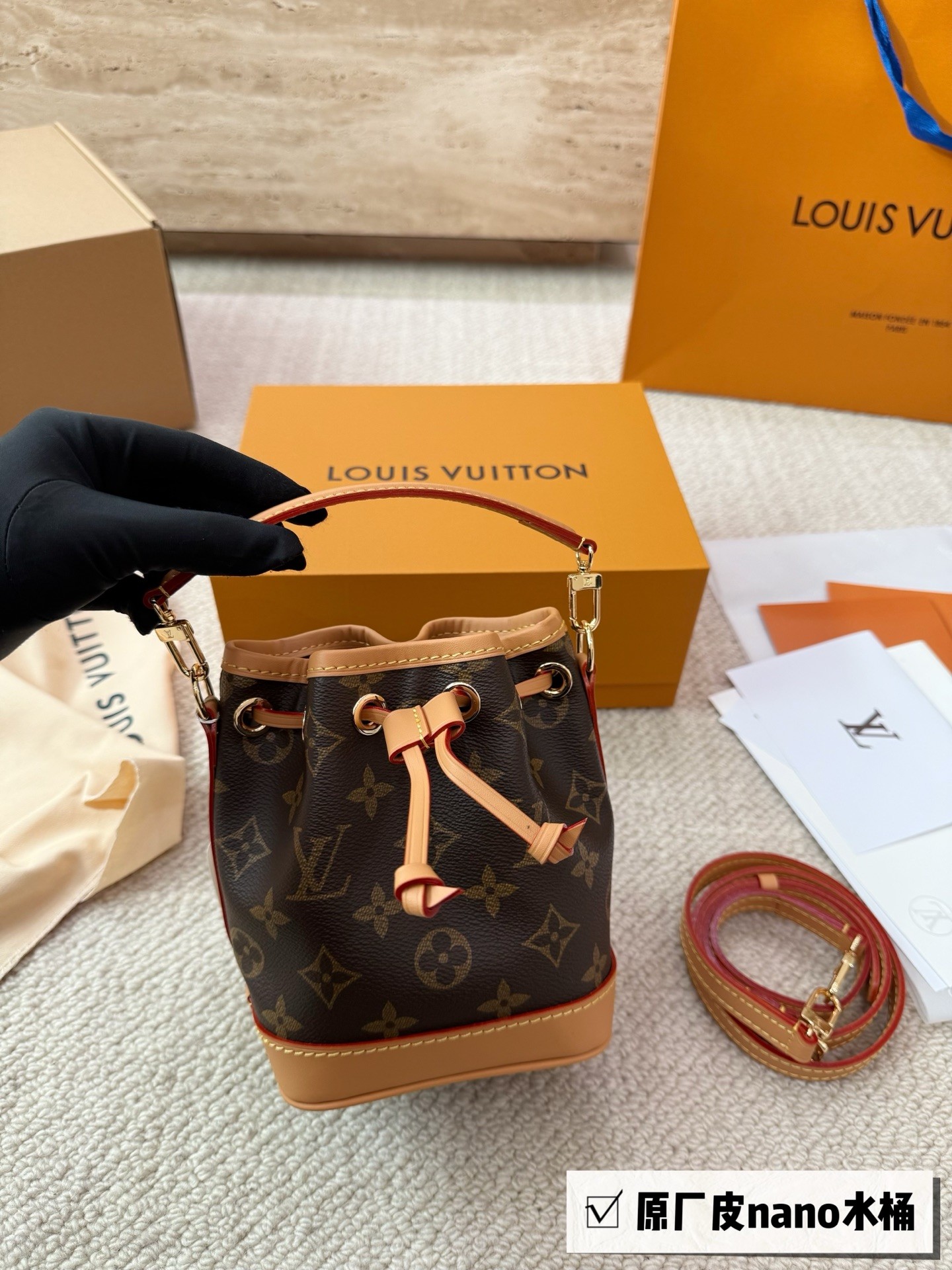 （Louis Vuitton）Nano Noé。