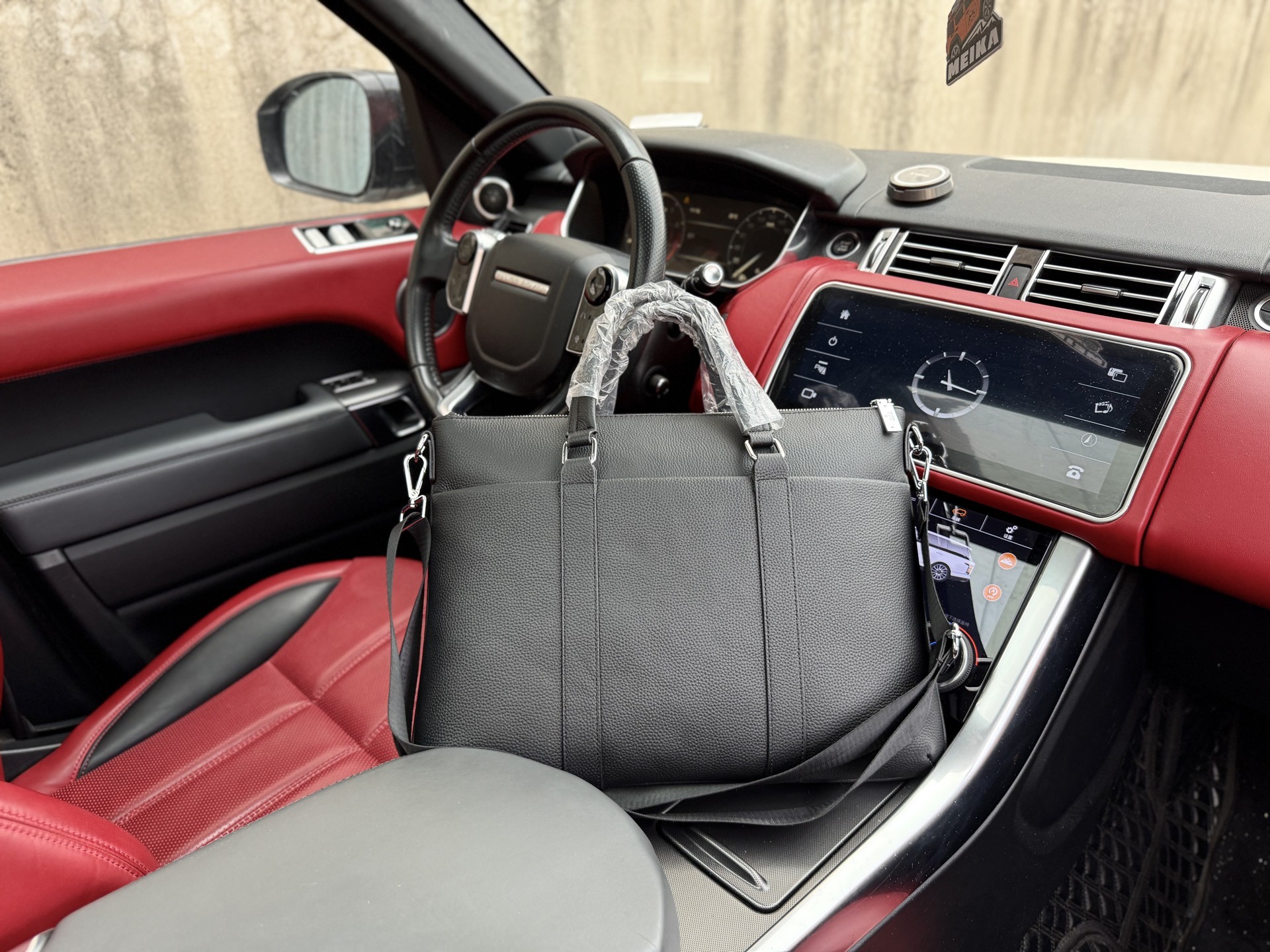 (Gucci) GG Embossed Briefcase