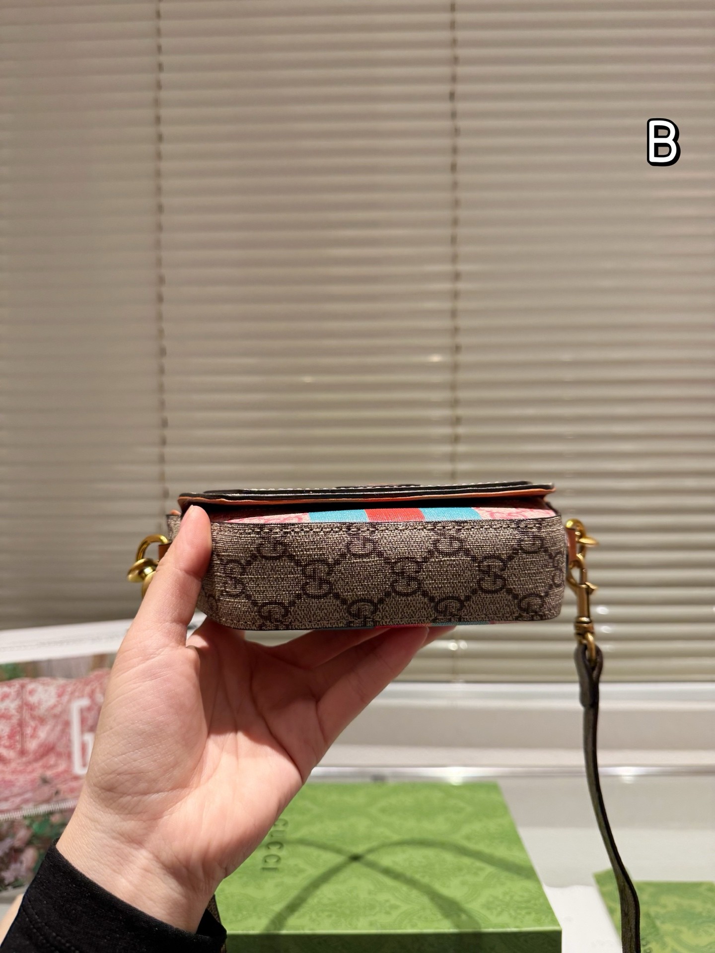 Gucci Ophidia GG Supreme Mini Tote Bag