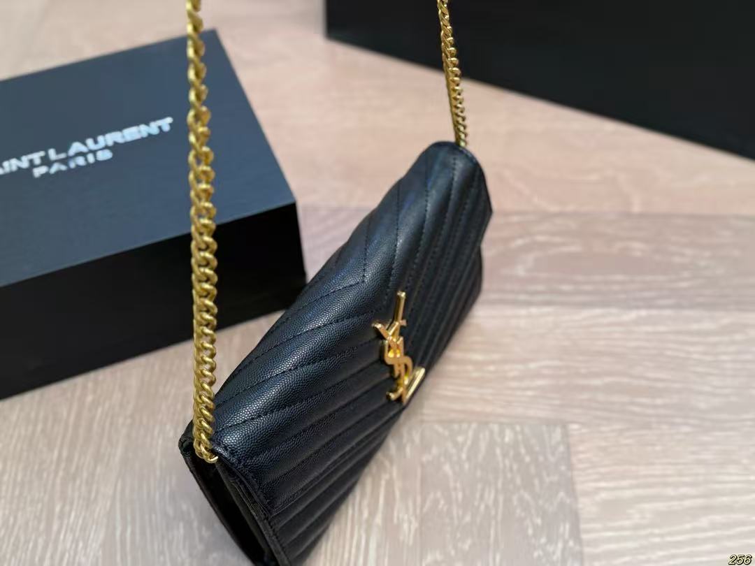 Cassandre Enveloppe d'Yves Saint Laurent