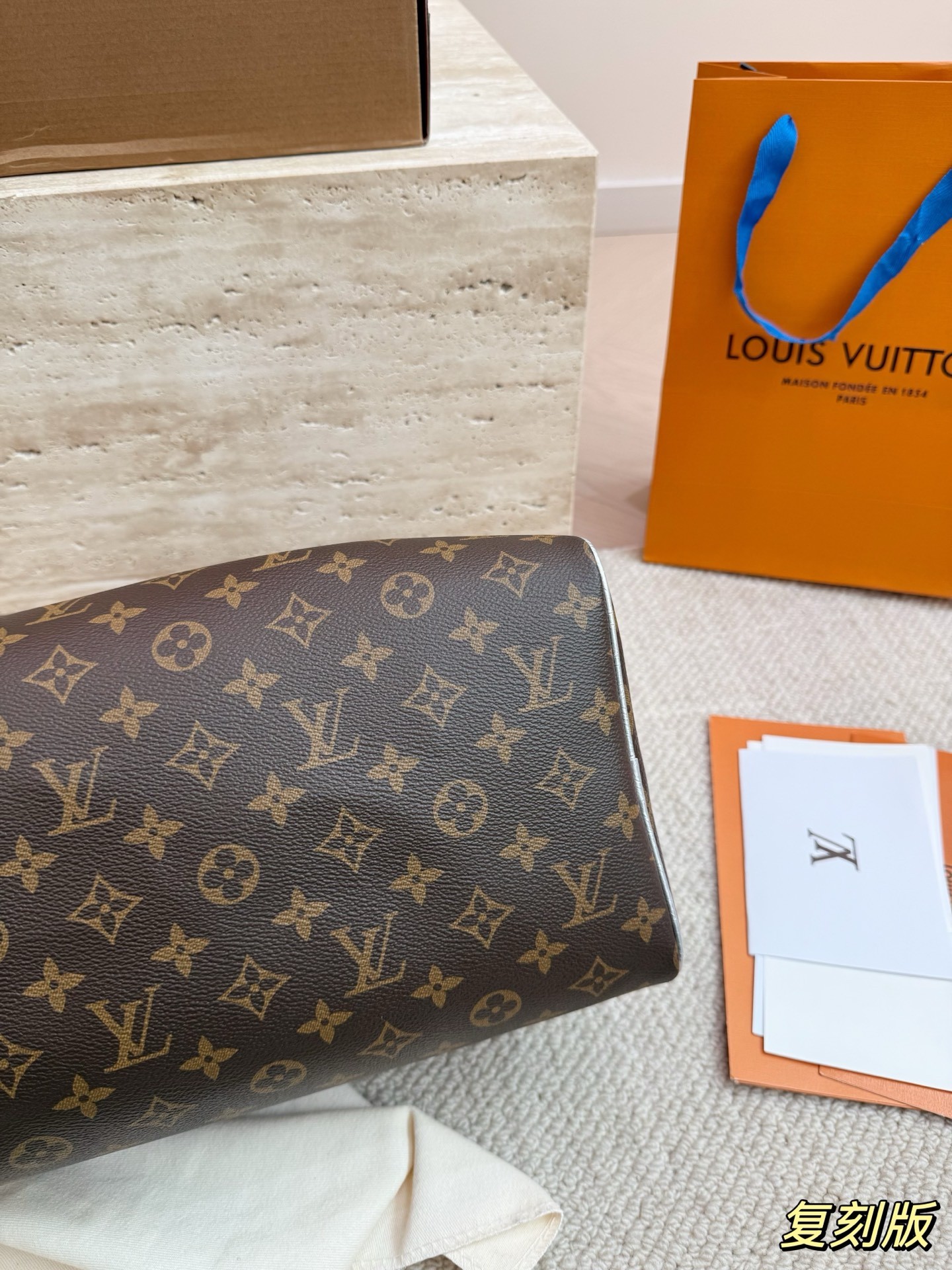 （Louis Vuitton）Speedy Bandoulière 30