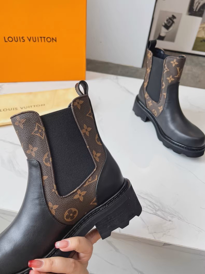 (Louis Vuitton) Poplar Ankle Boots.