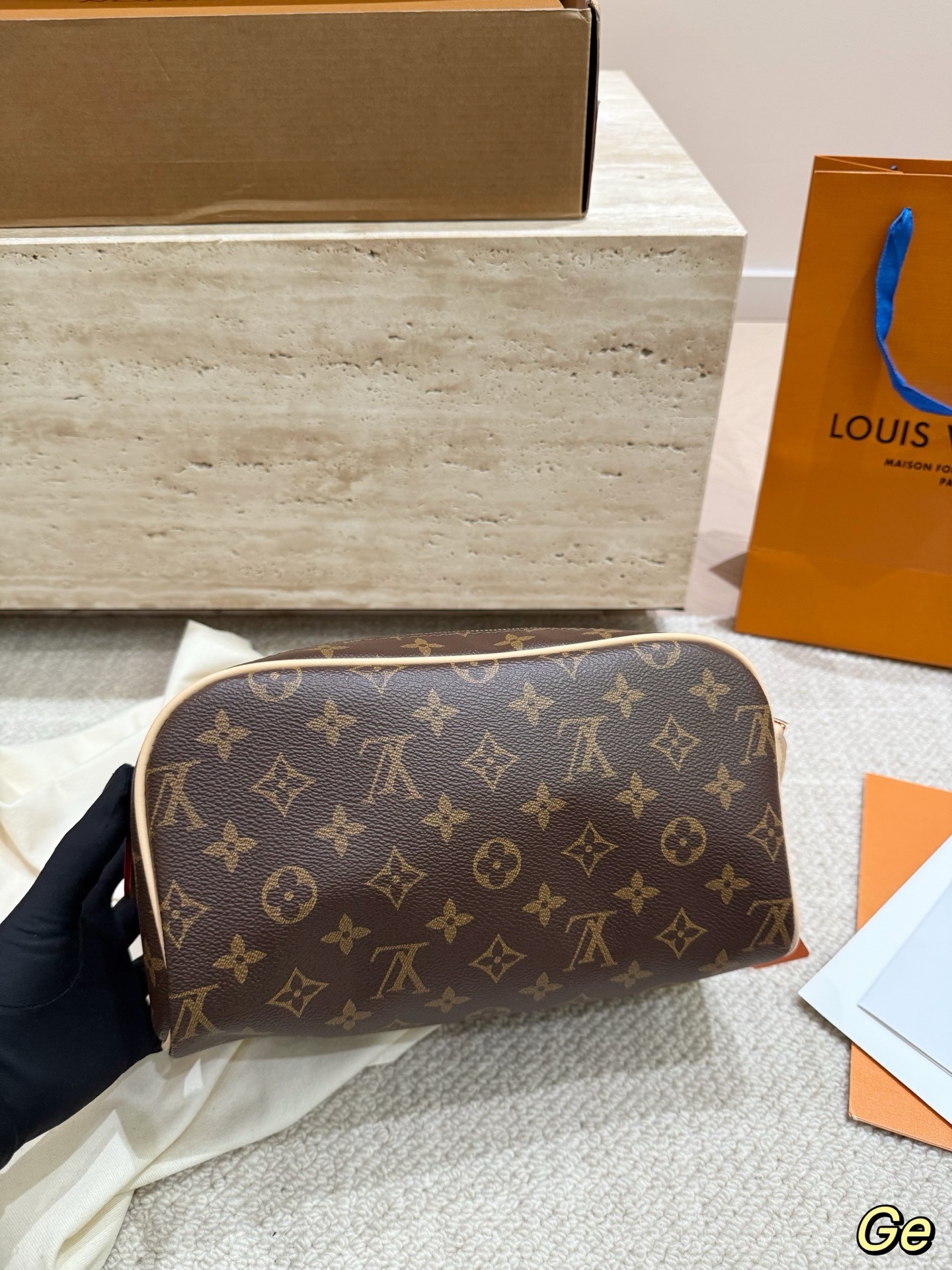 （Louis Vuitton） Dopp Kit