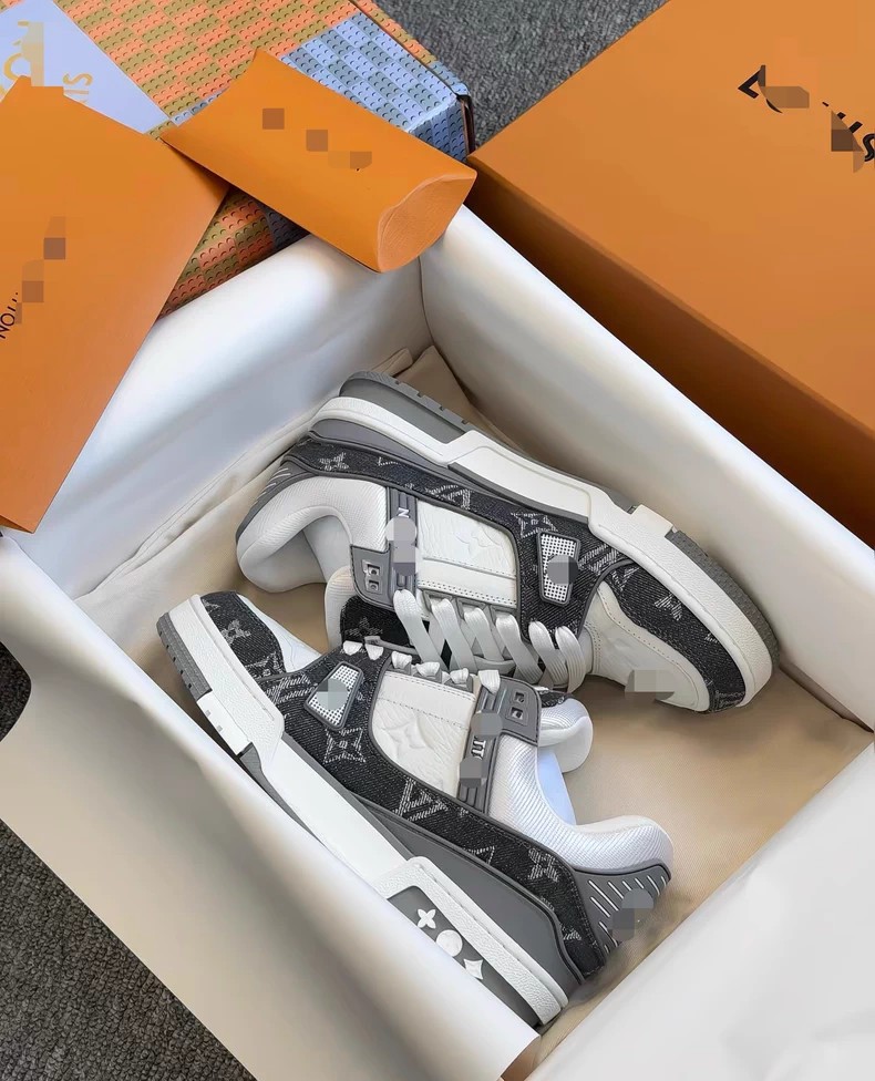 (Louis Vuitton) LV Trainer sneakers.