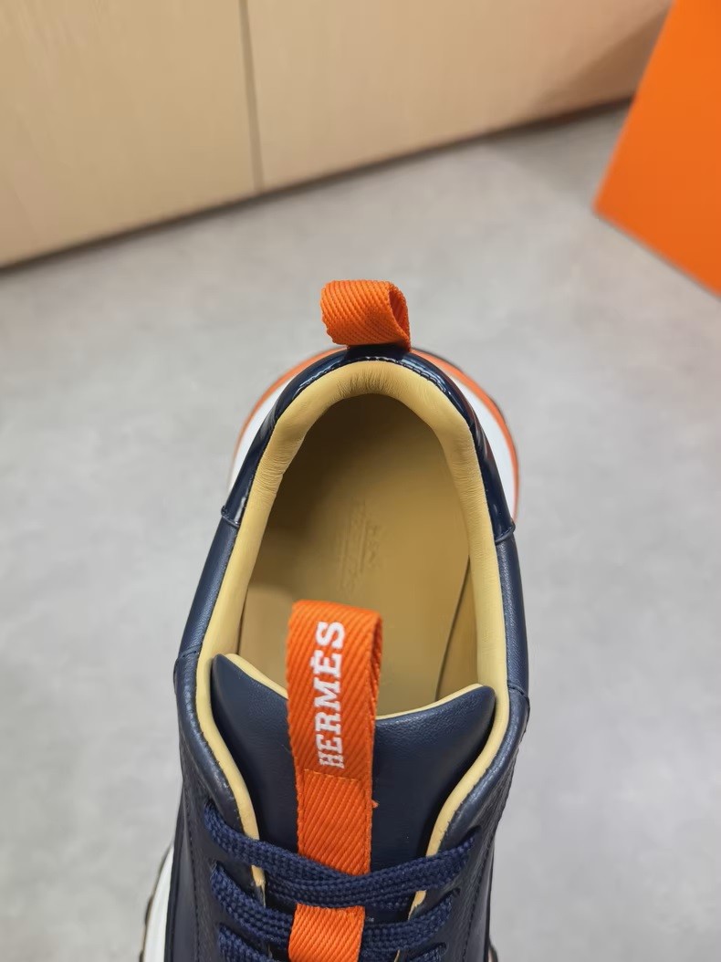 (Hermès) Bouncing sneakers.