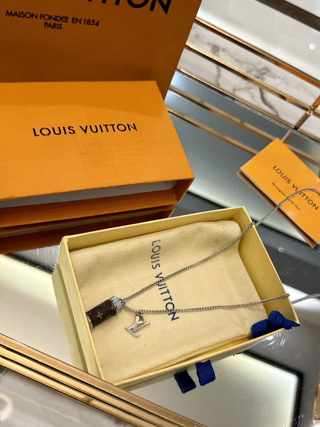 （Louis Vuitton）Monogram Eclipse