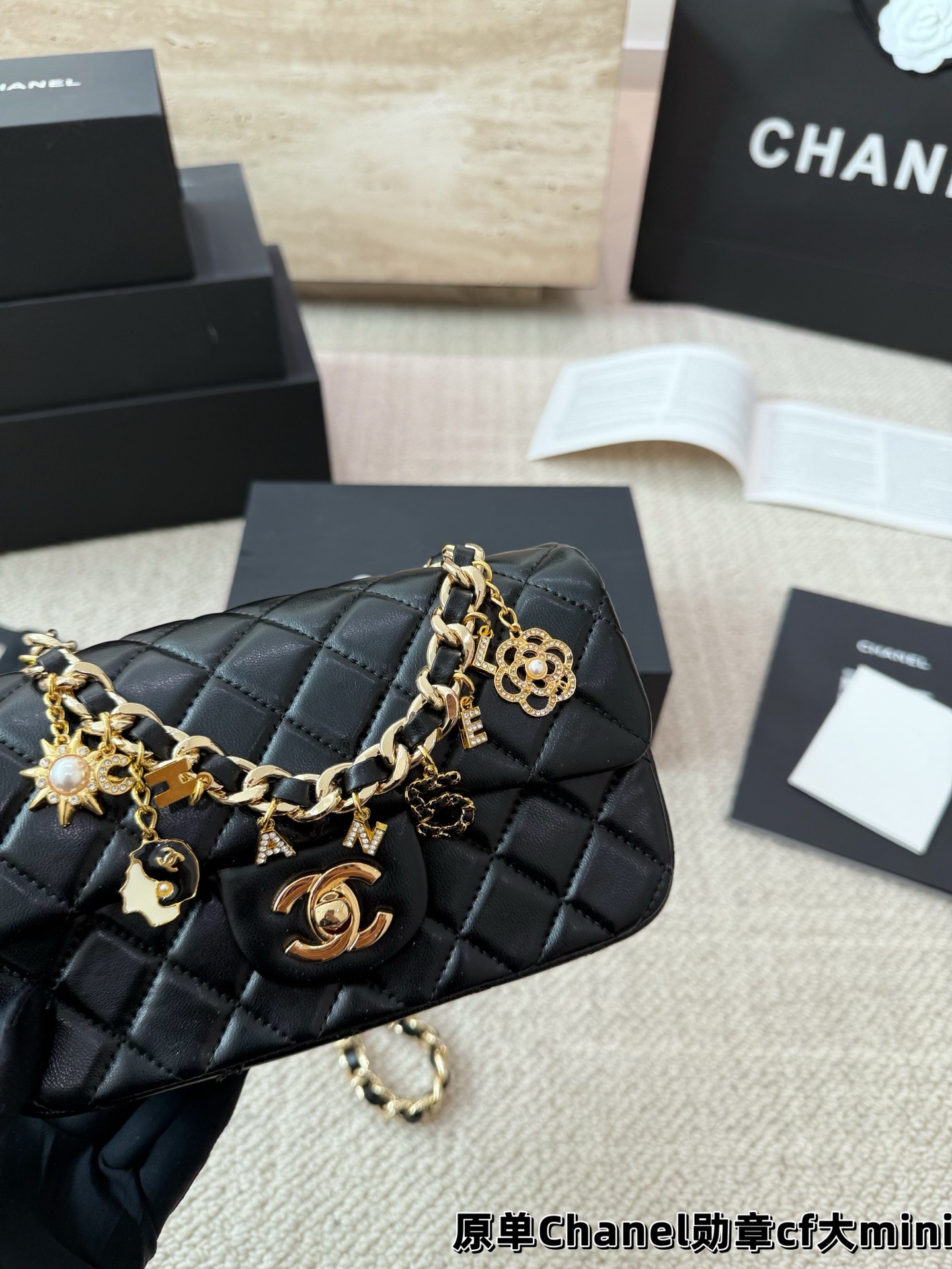 （Chanel）Mini CF with charms