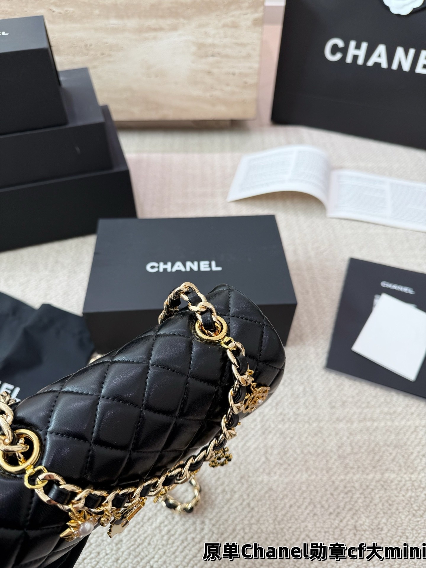 （Chanel）Mini CF with charms
