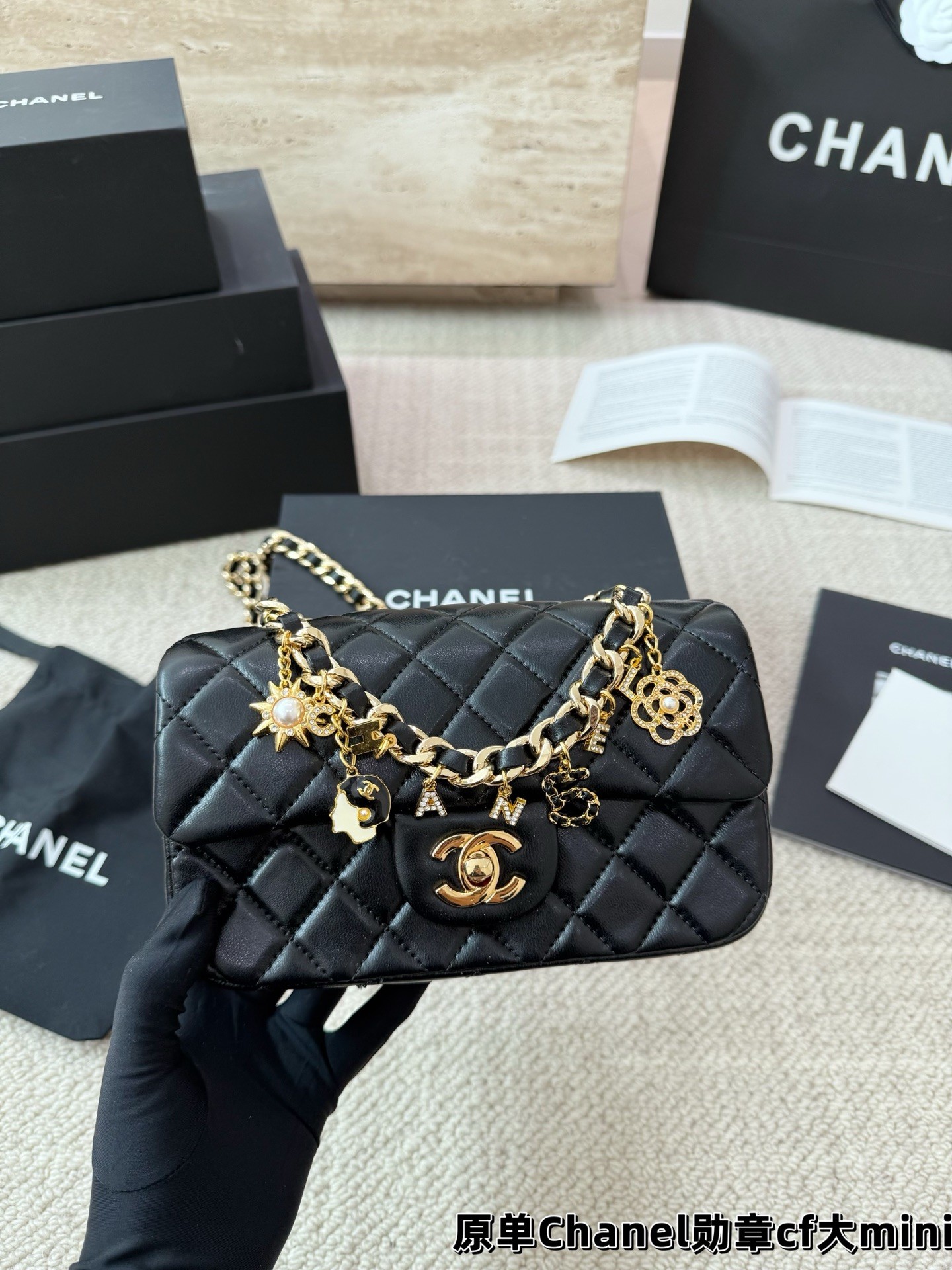 （Chanel）Mini CF with charms