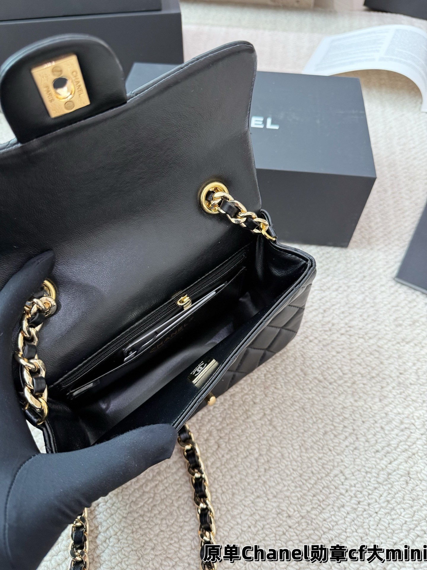 （Chanel）Mini CF with charms