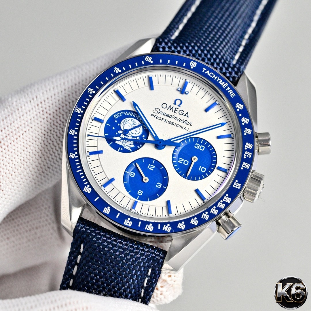 (OMEGA) Speedmaster “Snoopy Silver Award” 50th Anniversary Watch