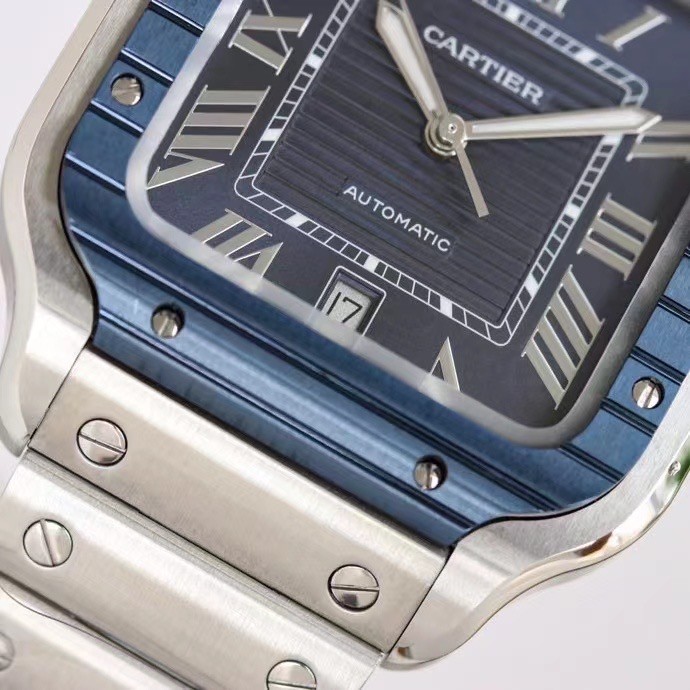 (Cartier) The large-sized models in the Santos de Cartier collection