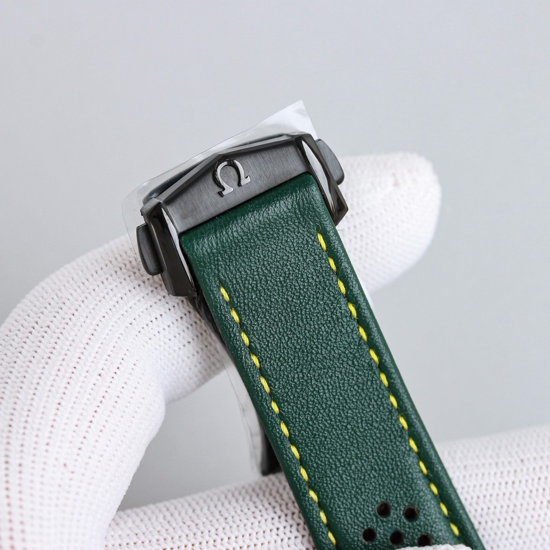 (OMEGA) Grey Side of the Moon