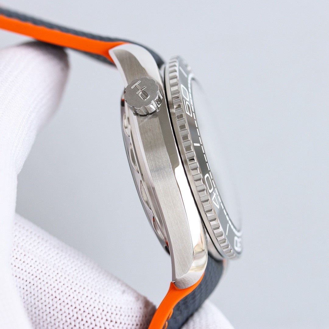 （OMEGA）Planet Ocean 600M