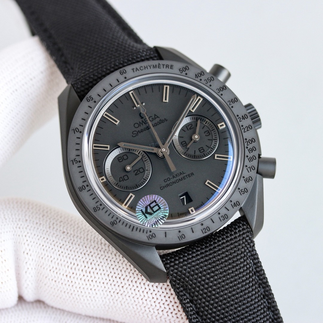 (OMEGA)Speedmaste (Dark Side of the Moon)