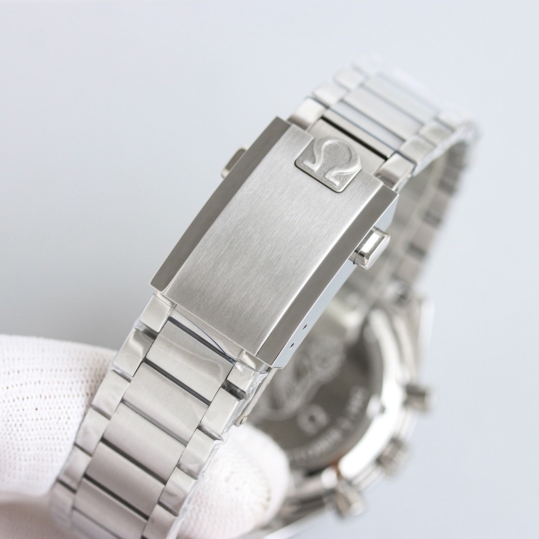 (OMEGA) A special timepiece from the Speedmaster collection