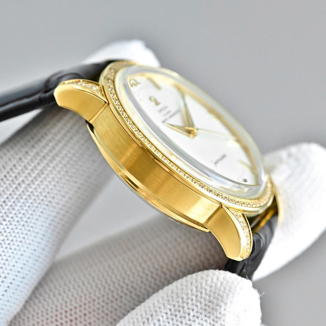 (OMEGA) A modern tribute or custom model from the Seamaster collection