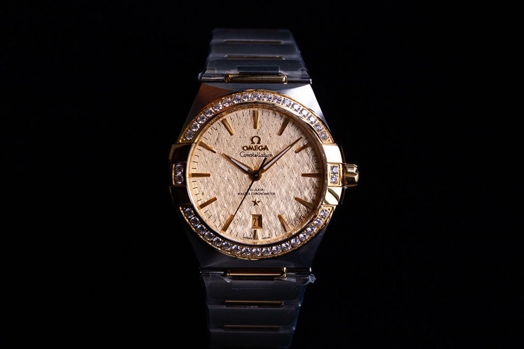 (OMEGA) Constellation 29 mm Co-Axial Master Chronometer.