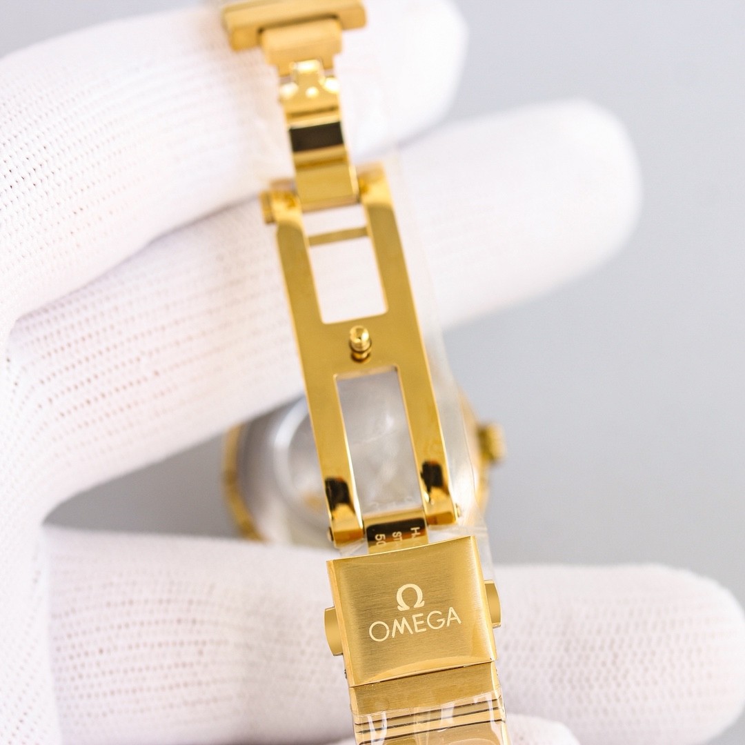 (OMEGA) A ladies' watch from the Constellation collection