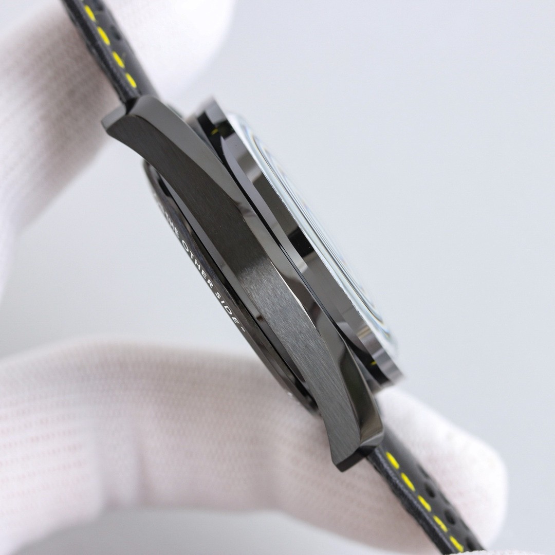 (OMEGA)（Speedmaster) Dark Side of the Moon