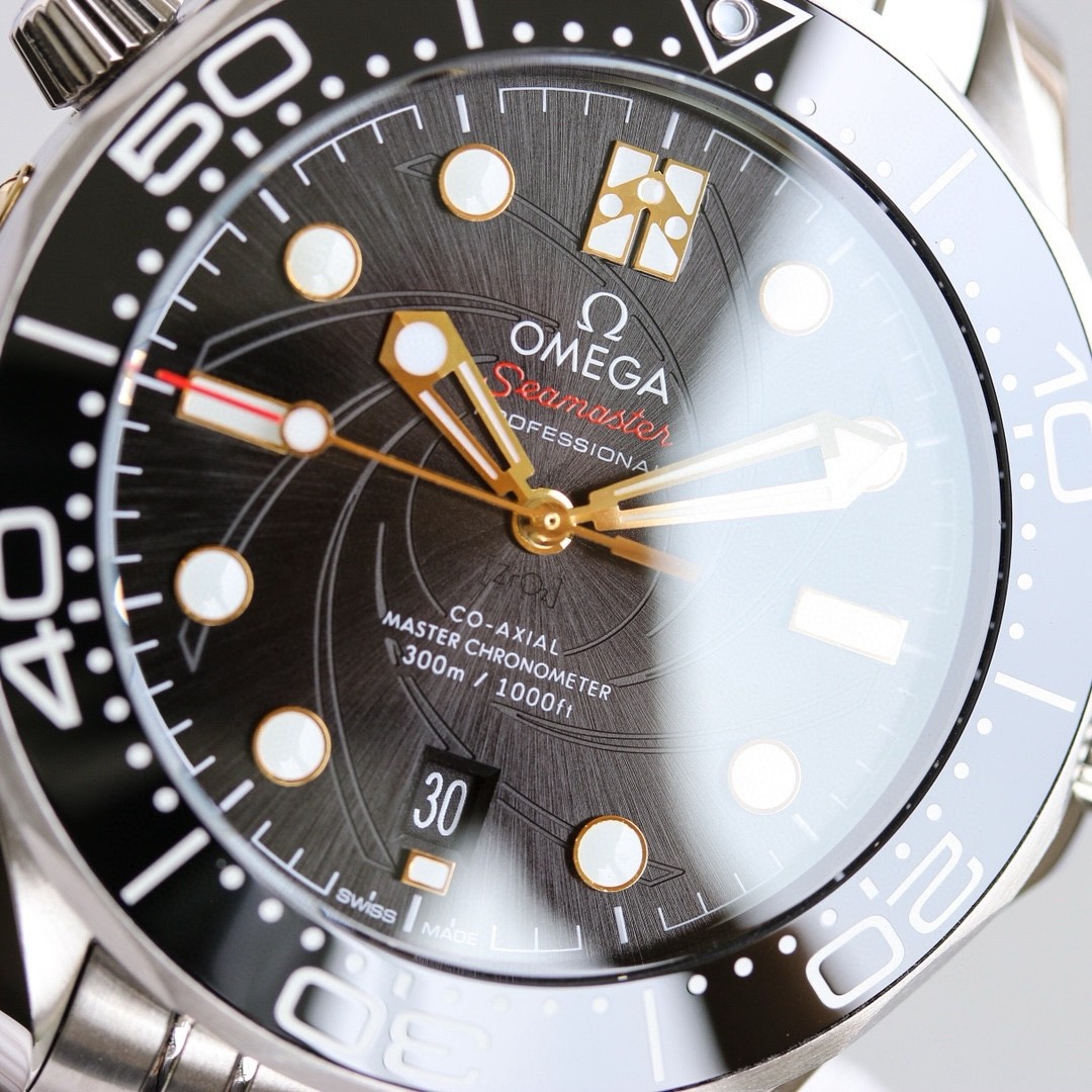 (OMEGA) Seamaster Diver 300M "James Bond" Limited Edition