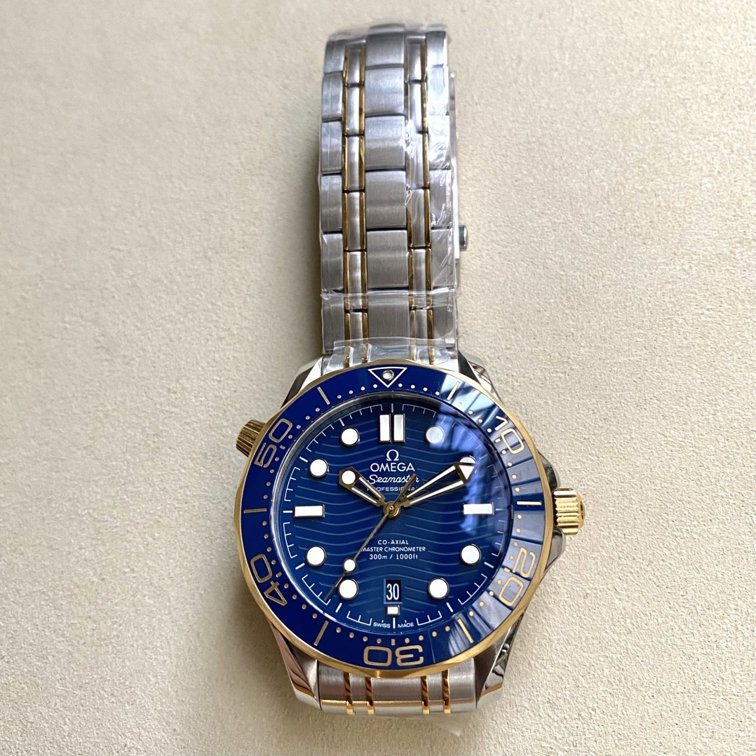 This watch is the 42mm Co-Axial Master Chronometer from the Omega Seamaster Diver 300M collection.