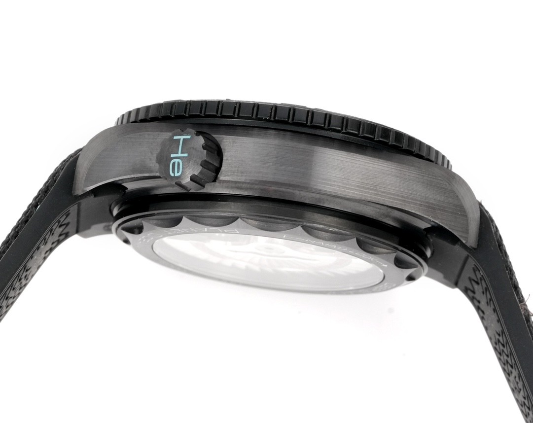 (OMEGA) Seamaster Planet Ocean 600M Co-Axial Master Chronometer GMT Worldtimer