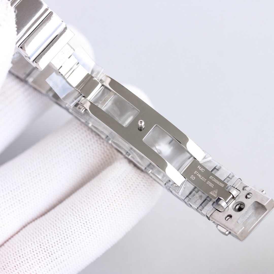 (OMEGA) Constellation Collection.