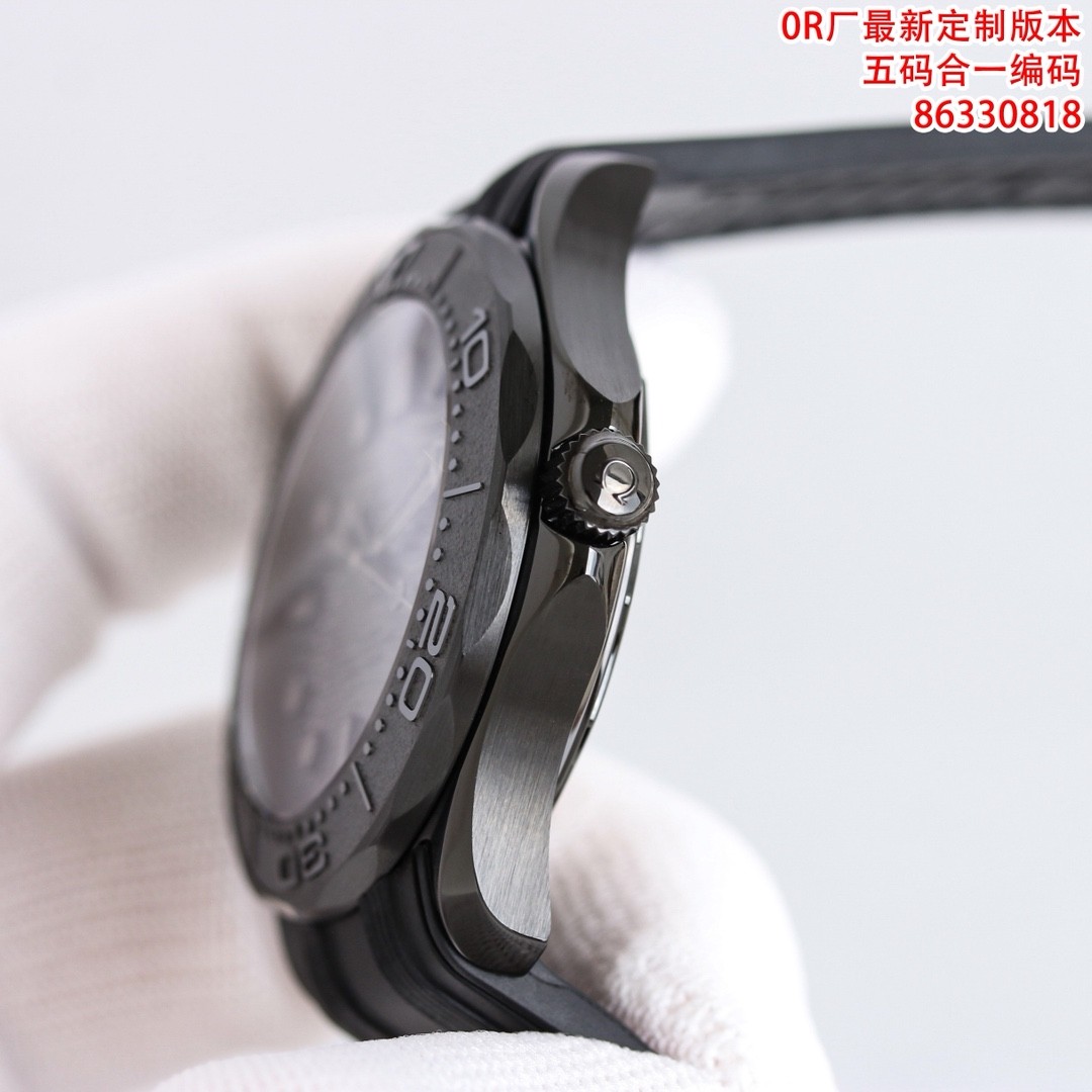 (OMEGA) Seamaster Diver 300M "Black Black"